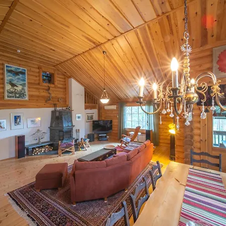 River- Luxury Lapland Villa *